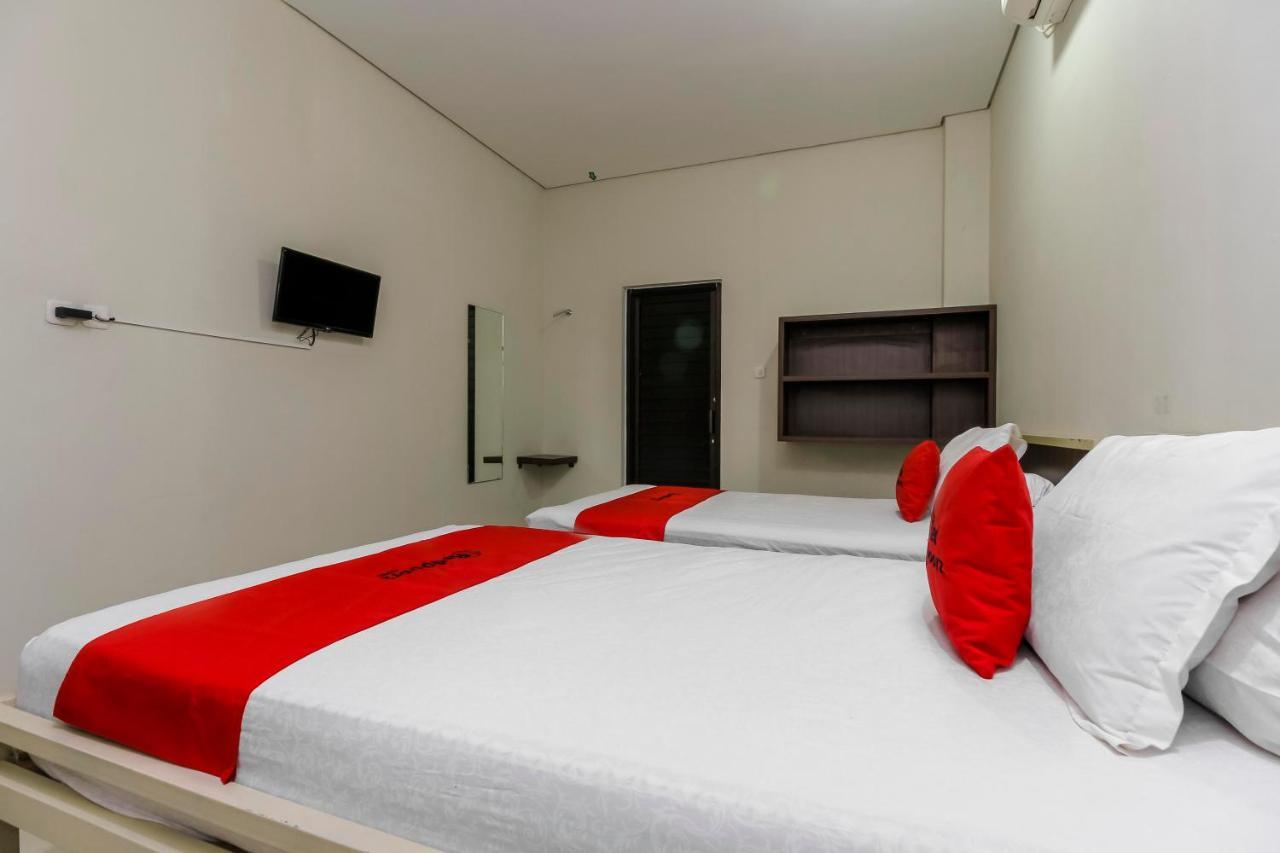 RedDoorz near Samarinda Central Plaza Exterior foto